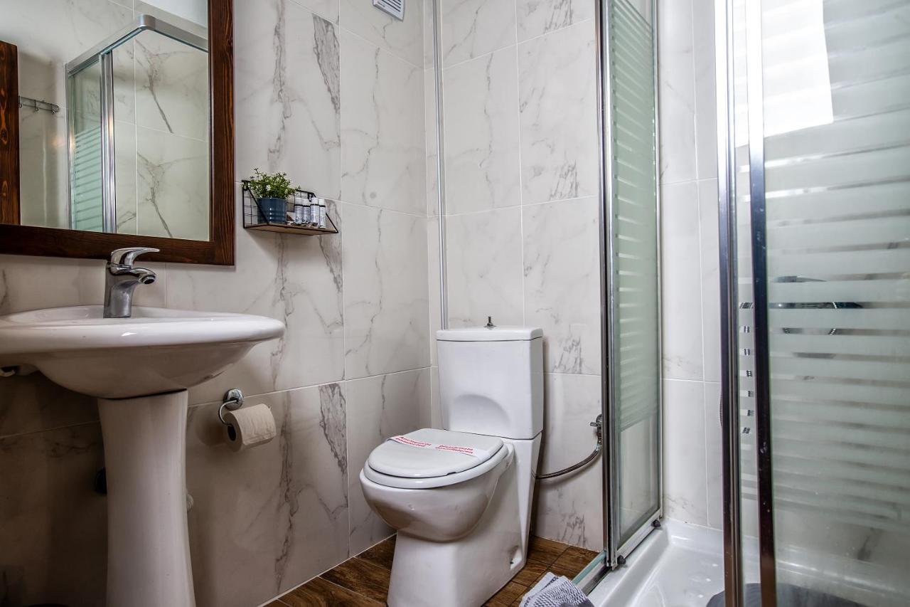 La Noi Guesthouse Samarína Екстериор снимка